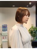 パラッとしたボブ×ナチュラルベージュ