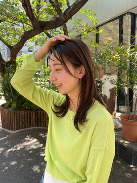 イコル(ikoru) ミディアムレイヤー 外はね  30代 代官山　中目黒　恵比寿