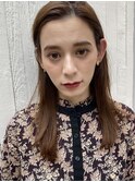 ナチュラルなストレートスタイル