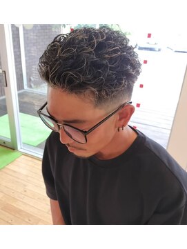 りんごの木セントラル(Central) 極道パーマ×メッシュ