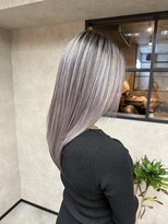 サニー 渋谷(SUNNY)&nbsp;バレイヤージュ、ハイライト、レイヤーロング、グレーベージュ