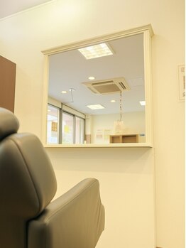 ヘア ウィッシュ 須磨区名谷店(HAIR WISH)の写真/大型店が苦手な方に。ゆったり過ごせる空間。