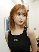 伸ばしかけボブ　ウルフレイヤーとオレンジブラウン