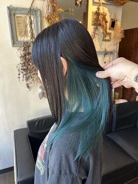 グランツヘアー(Glanz hair) ターコイズブルーインナーカラー