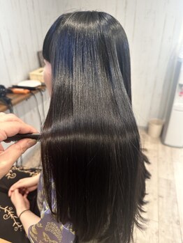 シュカブラ スパングル(Skovla Spangle)の写真/自然でやわらかな艶とストレートをあなたに！最高級の商材を用いてお客様の髪質に合わせた施術を致します♪