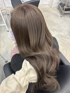 クム(kumu) ブリーチなし/ベージュ/透明感/顔まわり/レイヤーカット