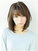 《AFLOATディル裕二朗》小顔を引き出す前下がりミディアムヘア