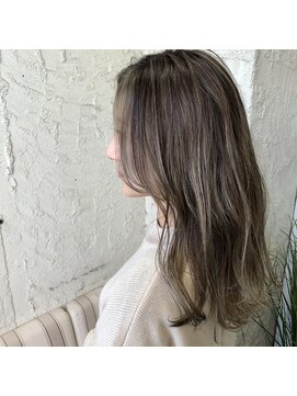 ペネロープ(Penelope) フェイスフレーミング/ハイライト/グレージュ 担当 夕島