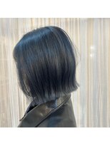 カミナ(KAMINA)&nbsp;ブルーカラー×切りっぱなしボブ