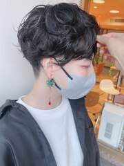 【morio原宿】ショートマッシュパーマ　刈り上げ女子　黒髪　