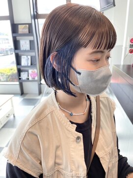 アース コアフュールボーテ ふじみ野店(EARTH coiffure beaute) ブルーインナーカラーダブルカラーショートボブ