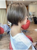 大人可愛いグレージュシルバー20代30代40代ショートボブ