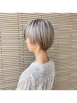 チトセ美容室(chitose) シルバーベージュシャドールーツ