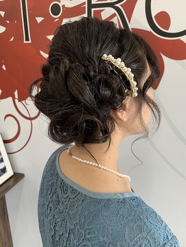 タクミフォーヘアー(TAKUMI for hair) お呼ばれ右サイドアップスタイル