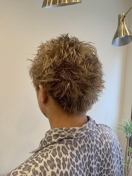 ブルペン(BULLPEN) スパイキーショート