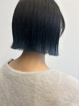 アチーブ ヘア デザイン(achieve hair design) グラデーションブルー切りっぱなしミディ暗髪艶感こなれ感