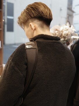 ウィム(wim) 『刈り上げセンターパート』メンズヘア/フェザーショート