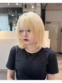 18290金髪ホワイトアッシュブロンドレイヤーボブシャギーカット