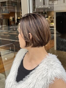 g r a i n canvas. 川崎/ショート/ボブ/髪質改善【グレイン】【5月1日~(予定)】 シャドウルーツ ハイベージュ ショートボブ 窪田