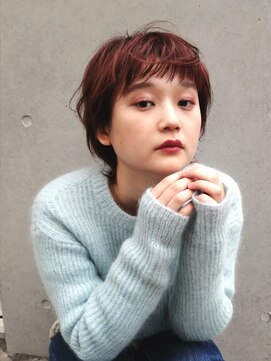 キサイ バズ(kisai BUZZ) 眉上バングショート×レッドブラウン