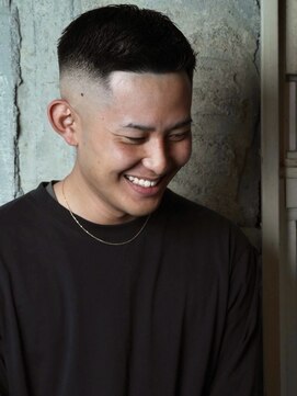 ザ ダグラスヘア 岐阜 忠節橋通り(The Douglas hair) 【スキンフェードカット】王道スキンフェード