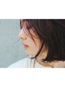 らふる センターパート モードなスリークボブ