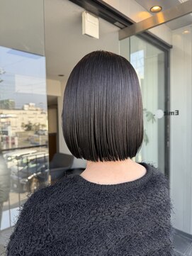エミタス 柳通り(Emitas.) ナチュラルブラックの美ボブ