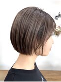 透明感のあるミニボブ