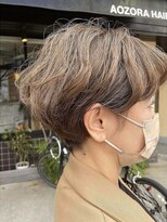 アオゾラヘアー フジサキグウ(AOZORA HAIR FUJISAKIGU)&nbsp;脱白髪染め 刈り上げマッシュショート 大人女性にオススメ 40代
