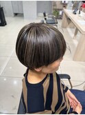コントラストハイライト白髪ぼかしグレージュマッシュショート