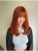 ミディアムレイヤーコーラルオレンジヘーゼルグレージュ前髪