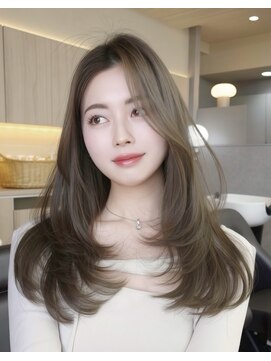 シーテ(Ciete) 柔らかく艶めく、大人の透明感ロング