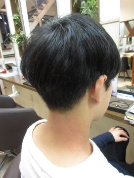 コアフィールフィス(COIFFURE fils) メンズ  黒髪マッシュ 刈り上げ