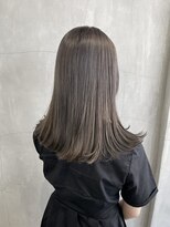 ティティ(TiTi)&nbsp;ブリーチあり！グレージュカラー[TiTi_栗林れい]