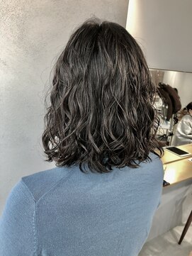 アークプラス(arc+) 高め位置の簡単スタイリングデジタルパーマ