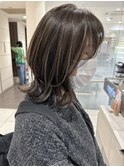 白髪も気になりにくい細めグレージュハイライト