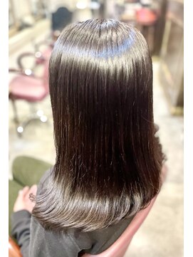 サーティエイト(38) 艶めきカラー 水素髪質改善TR/カット/黒髪/白髪染め/元町/