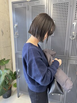 グリ(GRIS) 切りっぱなしあごラインボブ