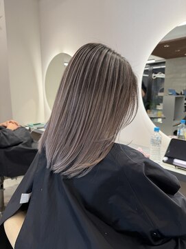 リュストル 町田(LUSTRE) ホワイトシルバーバレイヤージュ