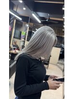 ラピス 大阪心斎橋店(Lapis)&nbsp;ホワイトシルバー／ダブルカラー／ハイトーン／髪質改善