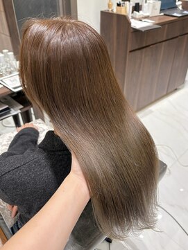 フォルテロゼ 横浜(FORTE rose) 明るめオリーブベージュ