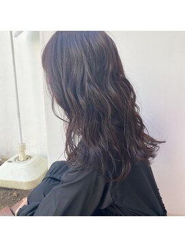 ビューティズム エルム(Beautism Elm) いろんなシーンに合わせられる万能スタイル