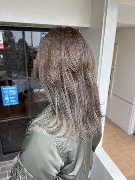 ビグディーサロン 武庫川(BIGOUDI salon) カーキグレージュ