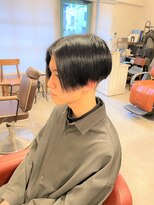 アンティコ(Antico)&nbsp;モテ髪センターパート前下がりネープレス流行フェード束感