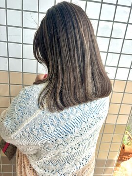 クレール グラン 富塚(ｃｌａｉｒ，ｅ gran) ハイライトカラー/白髪ぼかし/セミロング/ストレートヘア