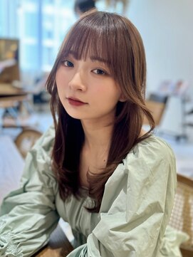 ルエ(rue) レイヤーロンググレーベージュストレート小顔◎20代30代40代50代