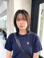 軽めハッシュカットスタイル