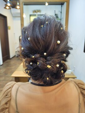 ミリヘアー(mirihair) 金箔パールお呼ばれシニヨンヘア