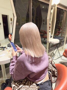 マカロンコワフュールドウシワカマル(macaron coiffure de ushiwakamaru) ホワイトブロンド