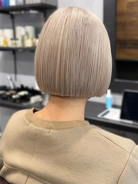 ローレンアンドパレード 並木坂店(Lauren&Parade) 切りっぱなしボブ　ケアブリーチ　ホワイトミルクティーベージュ